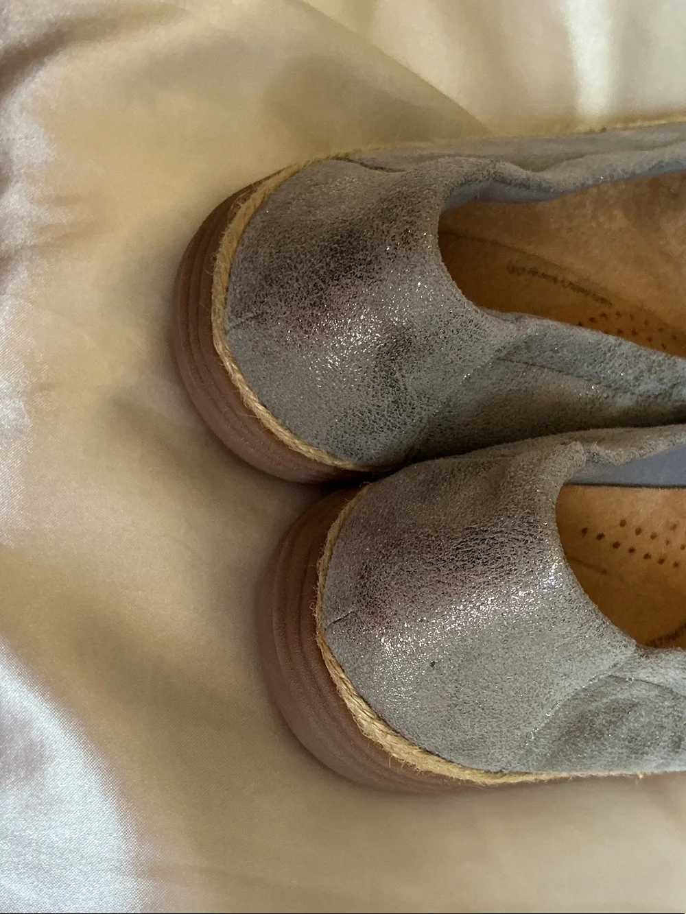 Clarks Collection Ultimate Comfort Silver Espadrille Flats | Women’s Size 8.5 M